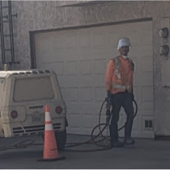 Meet your Posher, Andrea - Picture 3 of 3